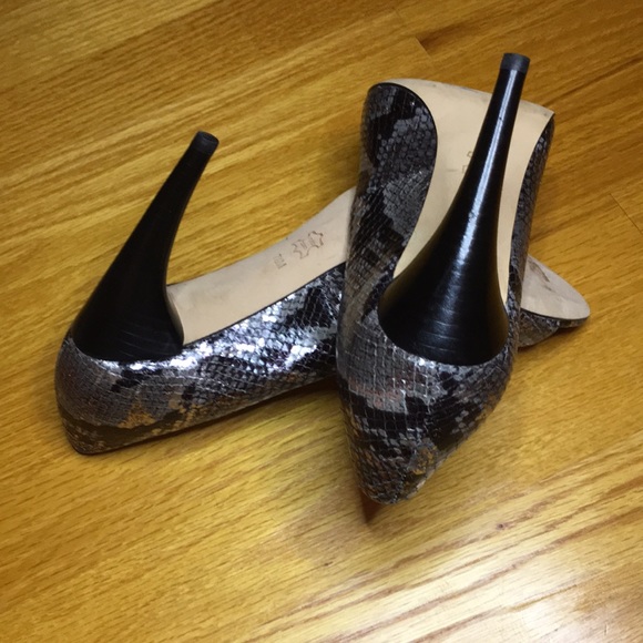 NEW Via Spiga Embry Snake Skin Peep-Toe Heels - Picture 4 of 8